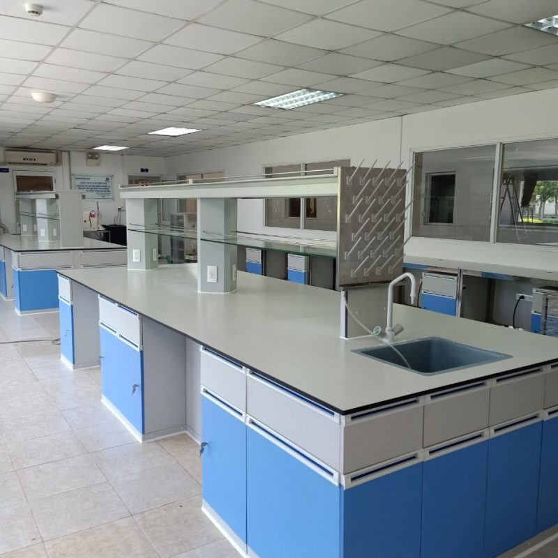 BÀN THÍ NGHIỆM TRUNG TÂM CÓ CHẬU RỬA