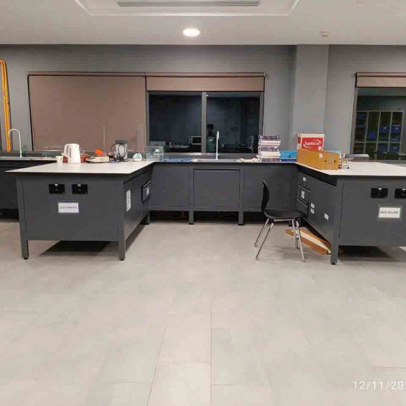 Bàn thí nghiệm học sinh